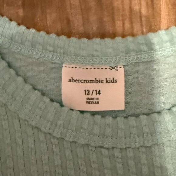 Abercrombie Kids Short Sleeve Ruched Side Shirt - Picture 2 of 4